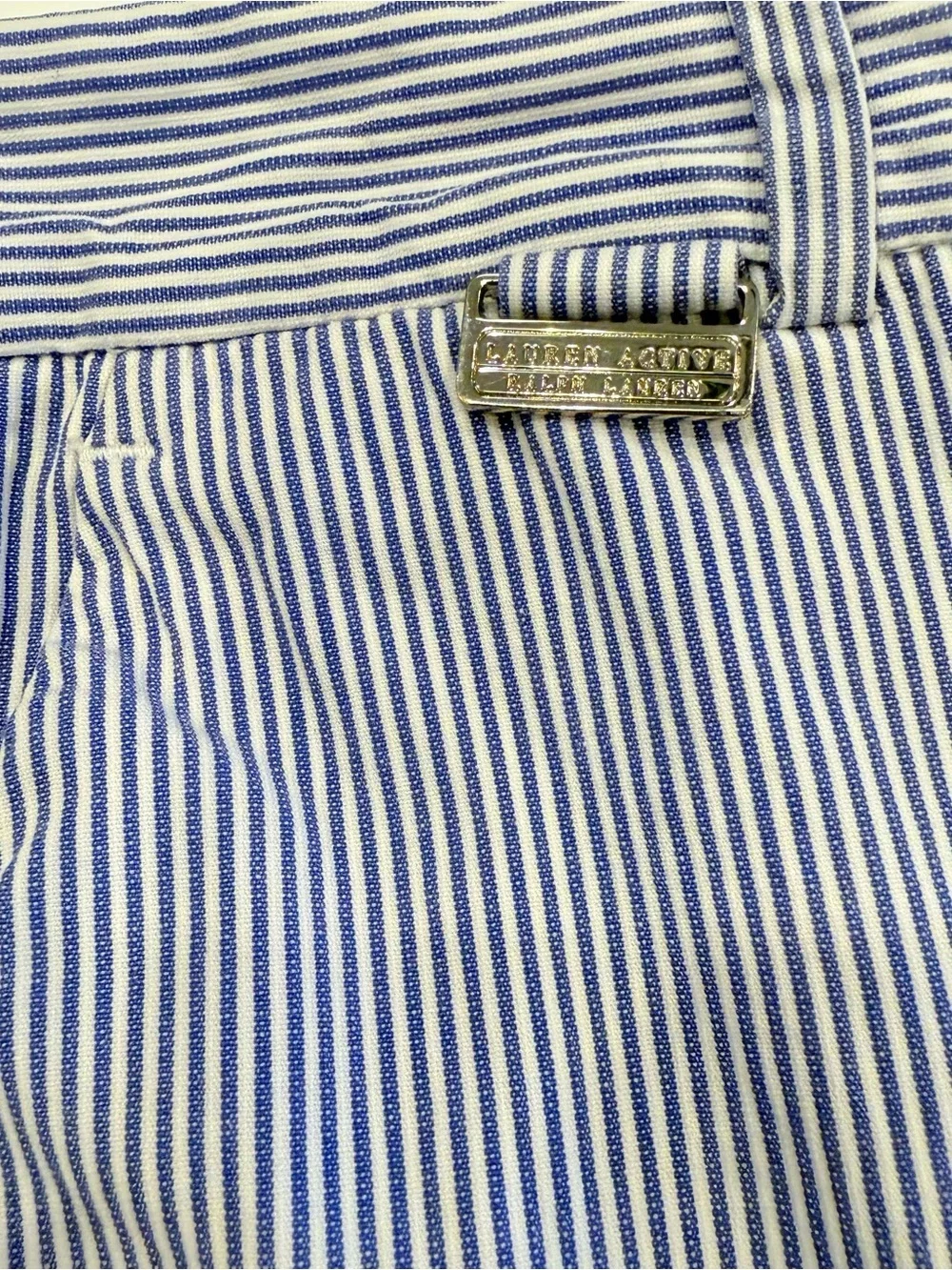 Ralph Lauren Women’s seersucker Shorts Size 10 Blue/White Stripe EUC